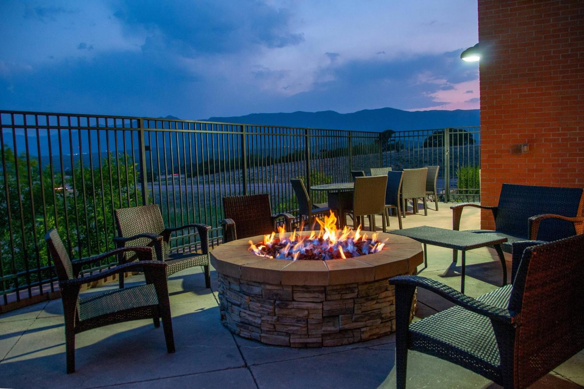 Fairfield Inn And Suites By Marriott Colorado Springs North Air Force Academy Gleneagle Dış mekan fotoğraf